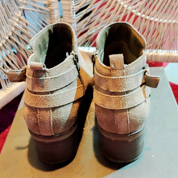 Sonoma booties zip up, block heel size 7 M gently used - Picture 2 of 10